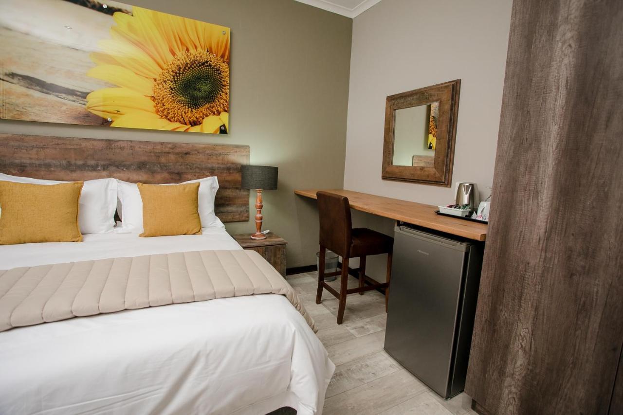 נלספרויט Vinique Guesthouse מראה חיצוני תמונה